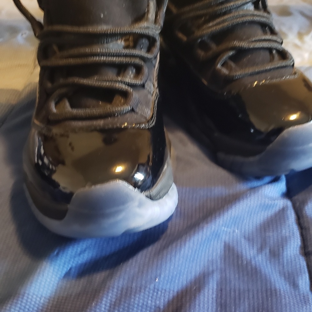 Jordan Space Jams - Picture 3 of 3